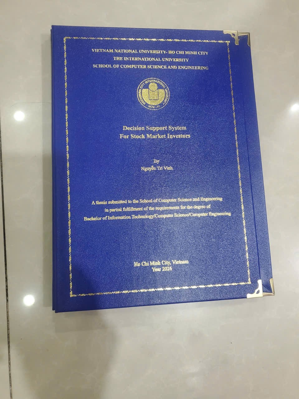Bìa luận văn ngành CNTT ĐH Quốc Tế mạ vàng